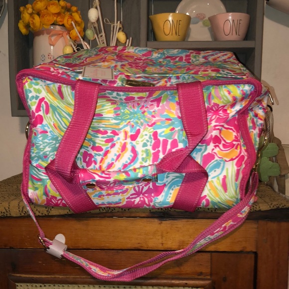 Lilly Pulitzer Large Beach Cooler Featured in Spot Ya - Picture 5 of 13